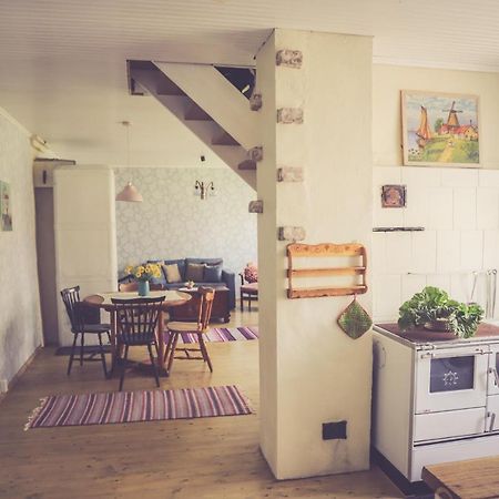 Apartamento Kaerdla Retrovisiit Helmi Exterior foto